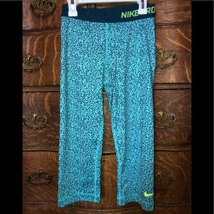 Nike Pro Capri Leggings